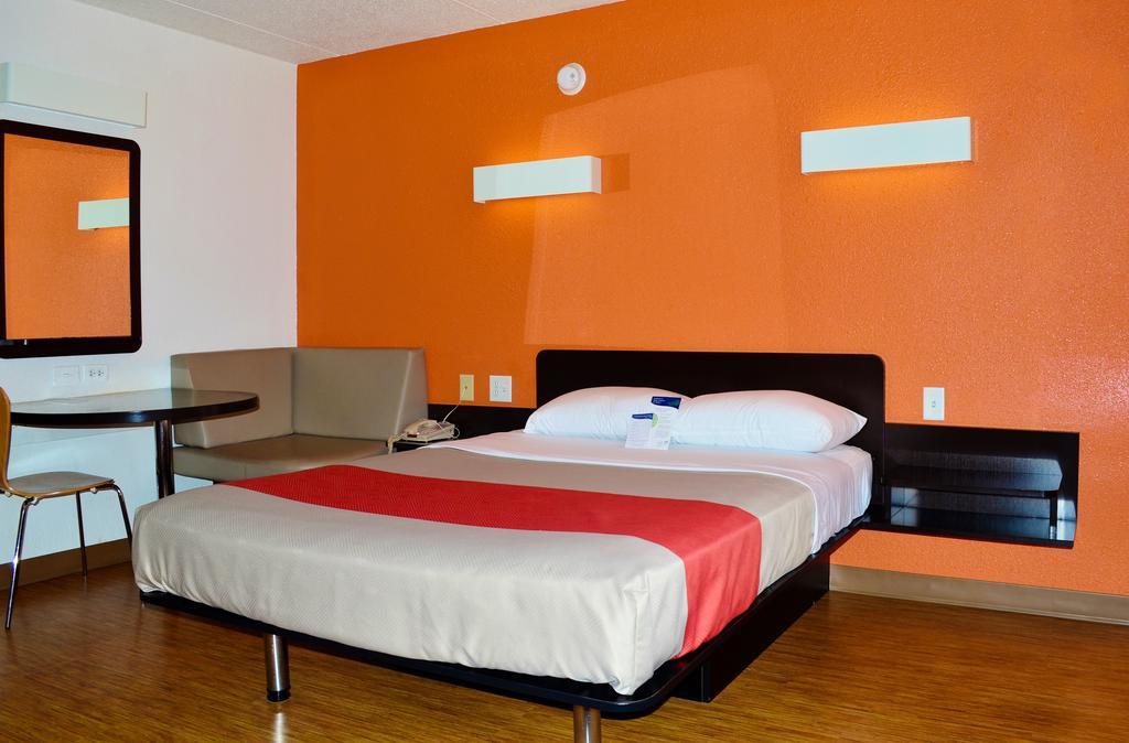 Motel 6 Boston South - Braintree Extérieur photo