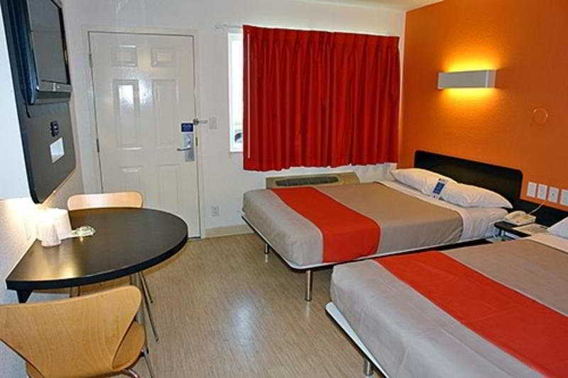 Motel 6 Boston South - Braintree Extérieur photo