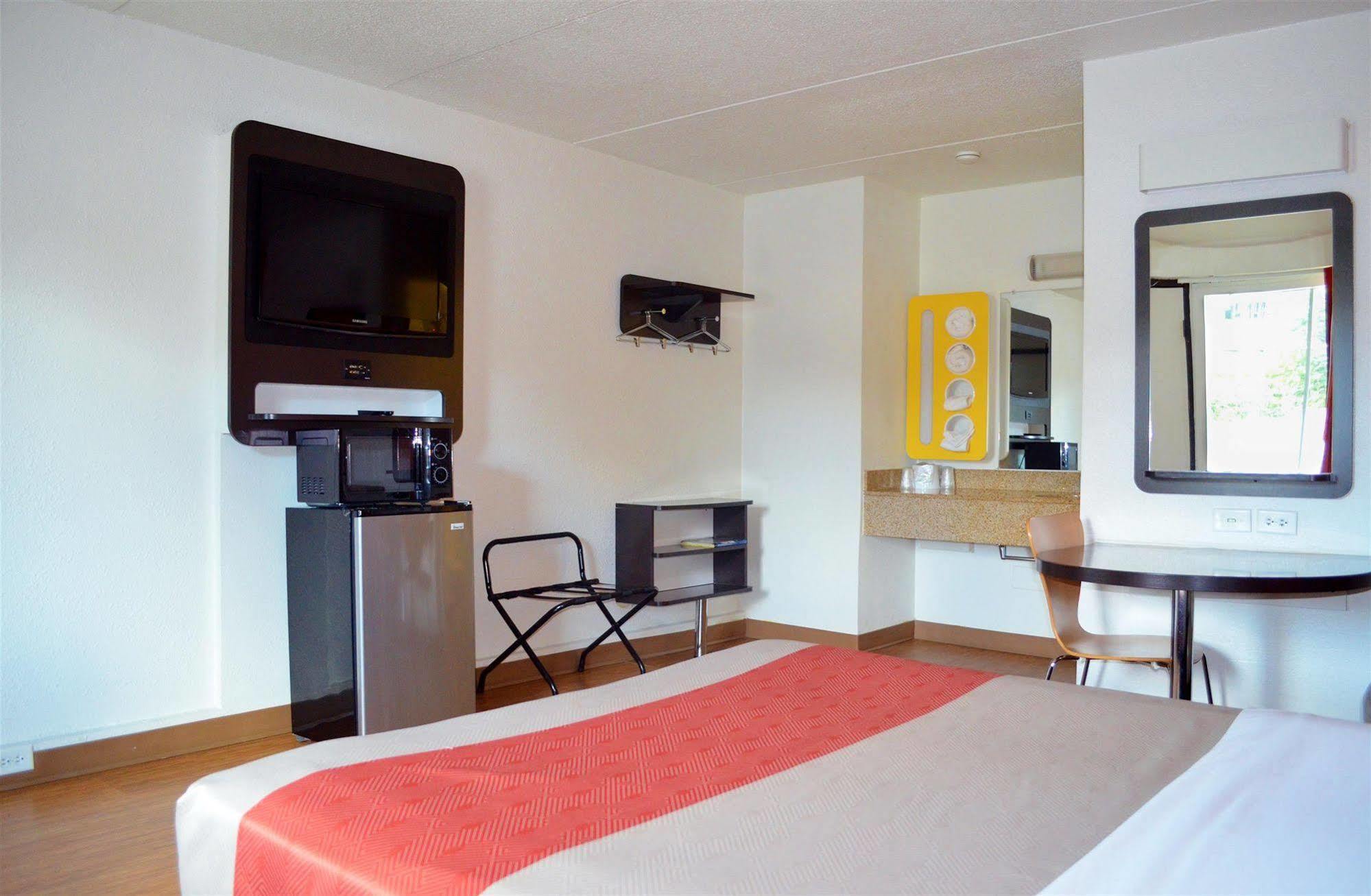 Motel 6 Boston South - Braintree Extérieur photo