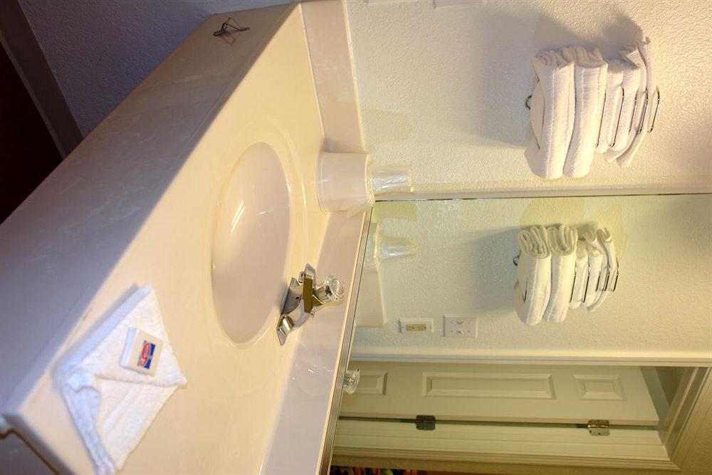 Motel 6 Boston South - Braintree Extérieur photo